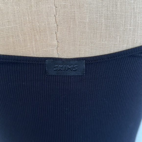 SKIMS Soft Lounge Long Slipdress Black - Picture 5 of 9